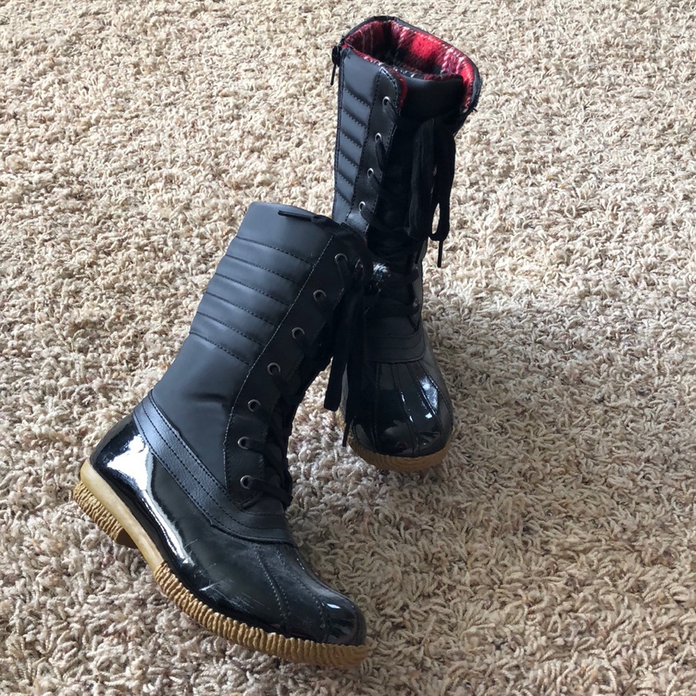 Snow boots